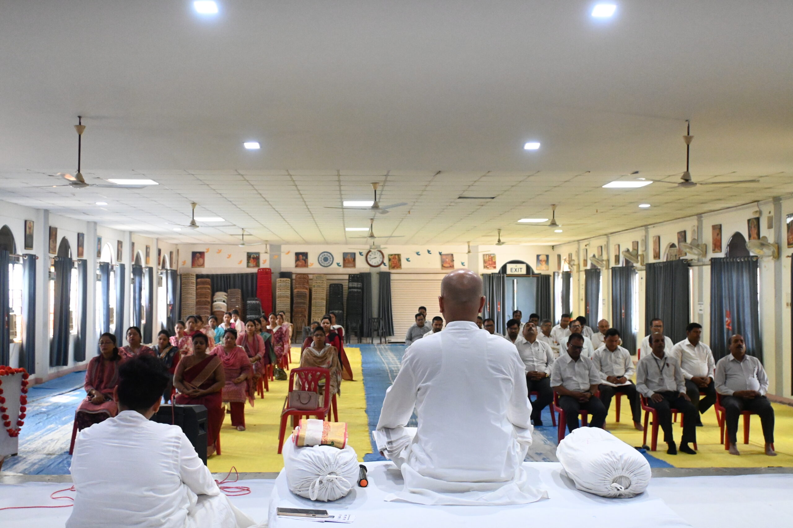 Rudrayogi giving a seminar in BNSD