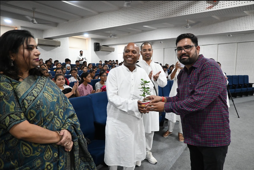 Rudrayogi at Jagran College Kanpur for community talks