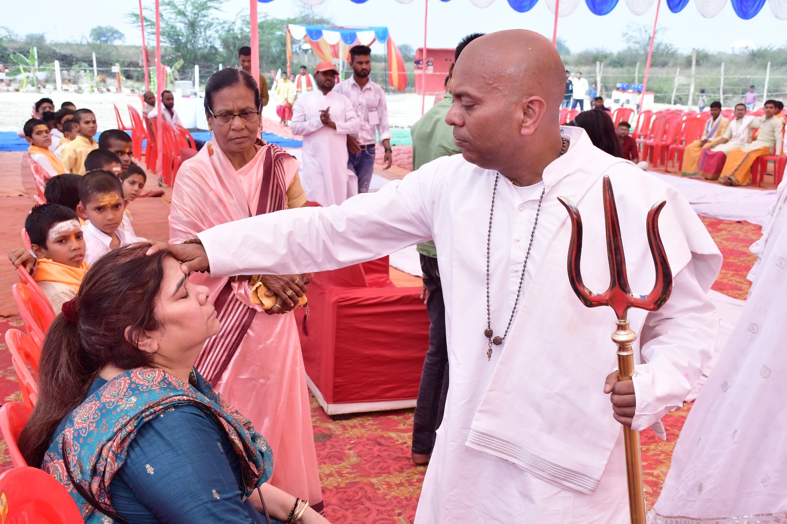 rUDRAYOGI PERFORMING VEDIC RITUAL