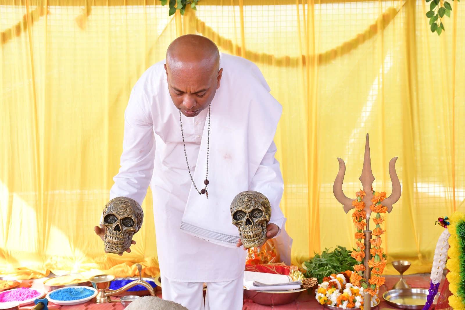rUDRAYOGI PERFORMING VEDIC RITUAL