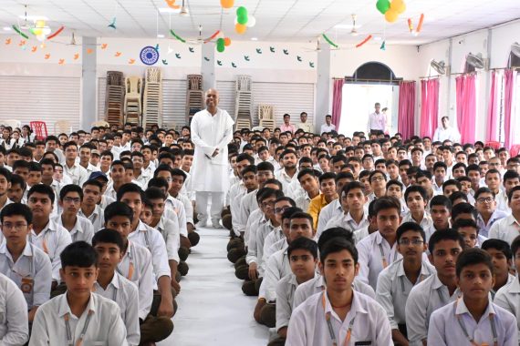 Rudrayogi addressing BNSD, Kanpur students Students of BNSD, Kanpur listening to rudrayogi